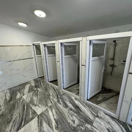 Sax Casute 8 Persoane キャンプ場