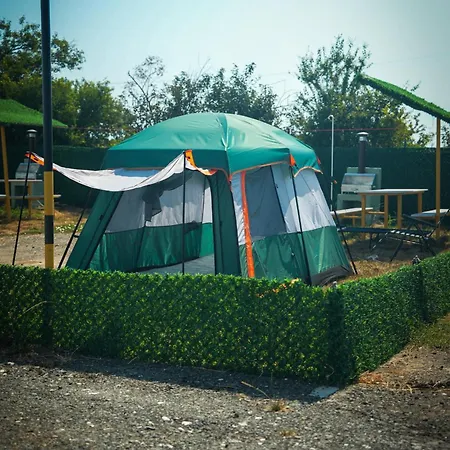 Camping Sax Casute 8 Persoane