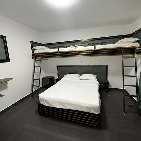 Sax Casute 8 Persoane キャンプ場