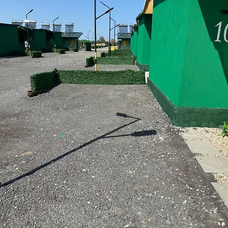 Sax Casute 8 Persoane キャンプ場